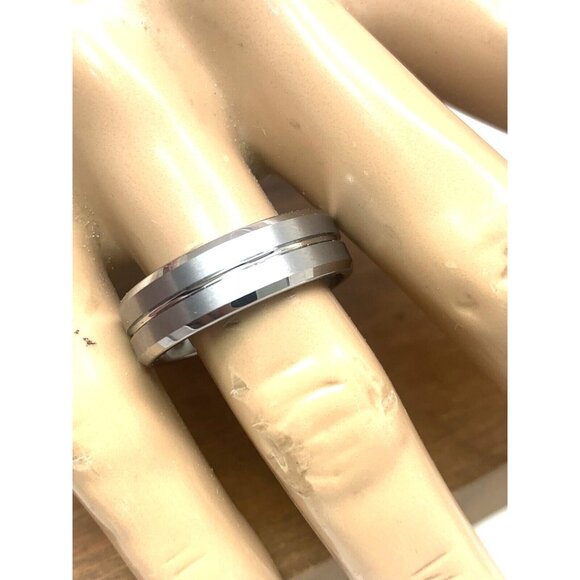 Men's Wedding Band Silver Tungsten Stainless Steel 8mm Ring Size 13.5 - Picture 6 of 14